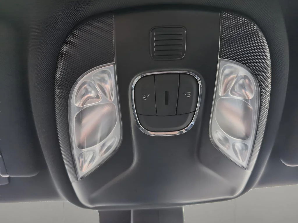 Used 2024 Bright White Clearcoat Jeep Latitude image 23