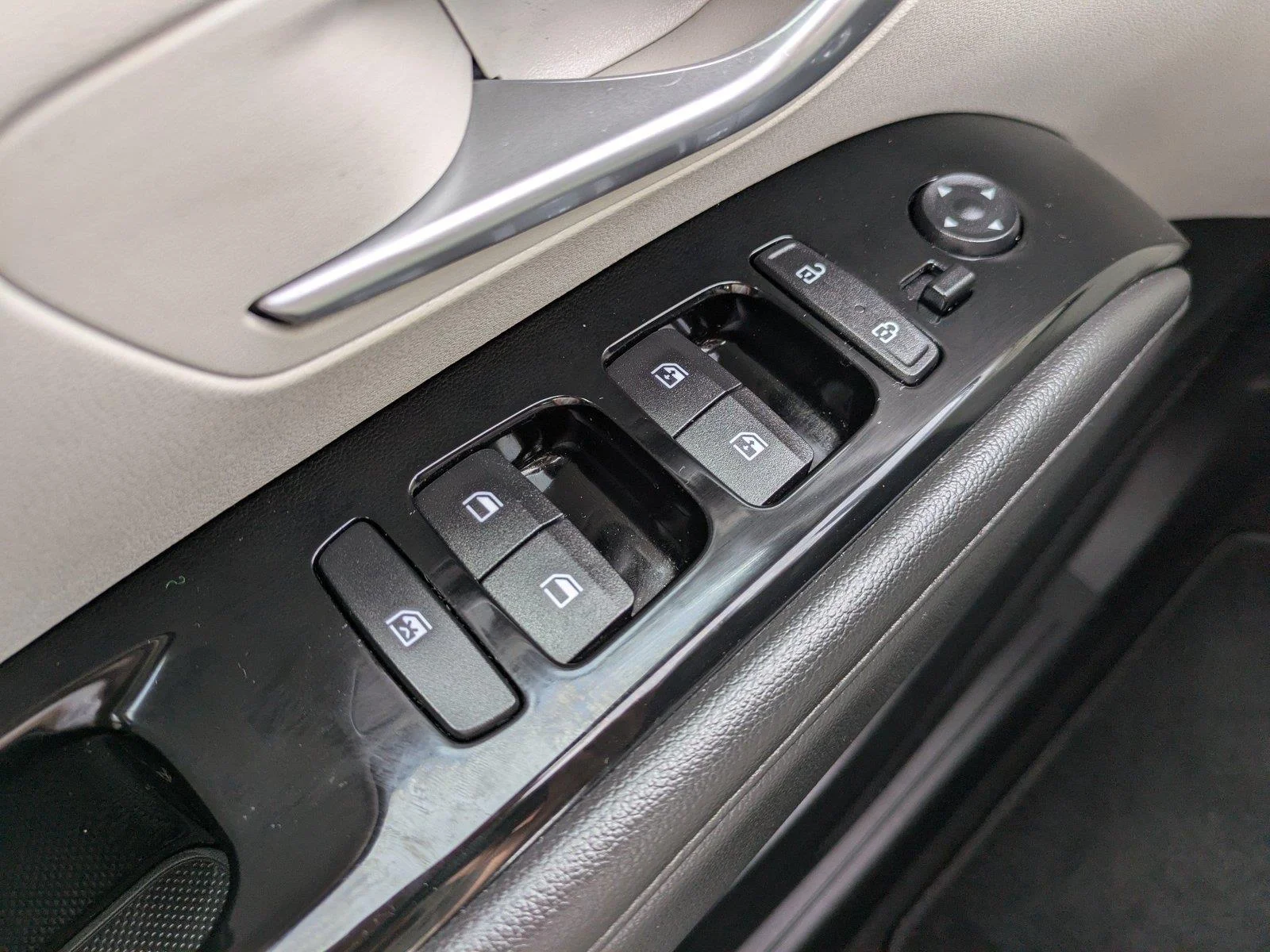 Used 2022 Intense Blue Hyundai Limited image 25