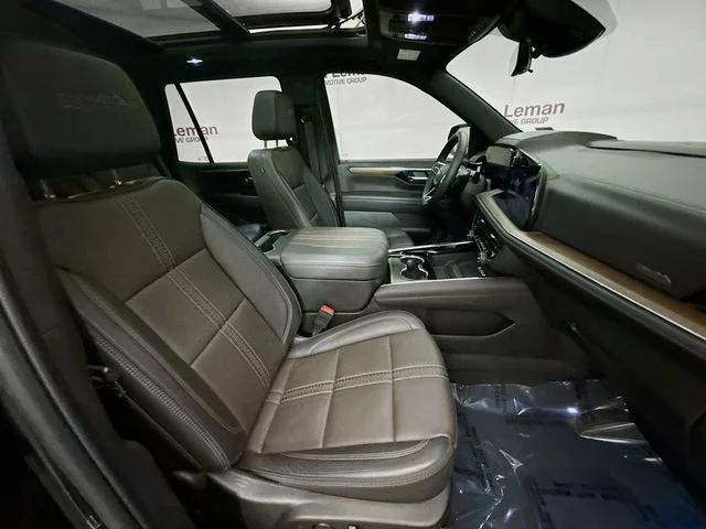 Used 2025 Black Chevrolet High Country image 33