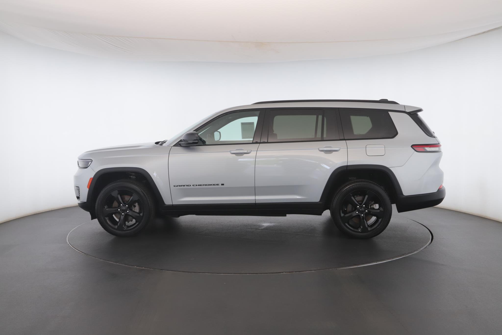 Used 2024 Silver Zynith Jeep Altitude X 4x4 image 21