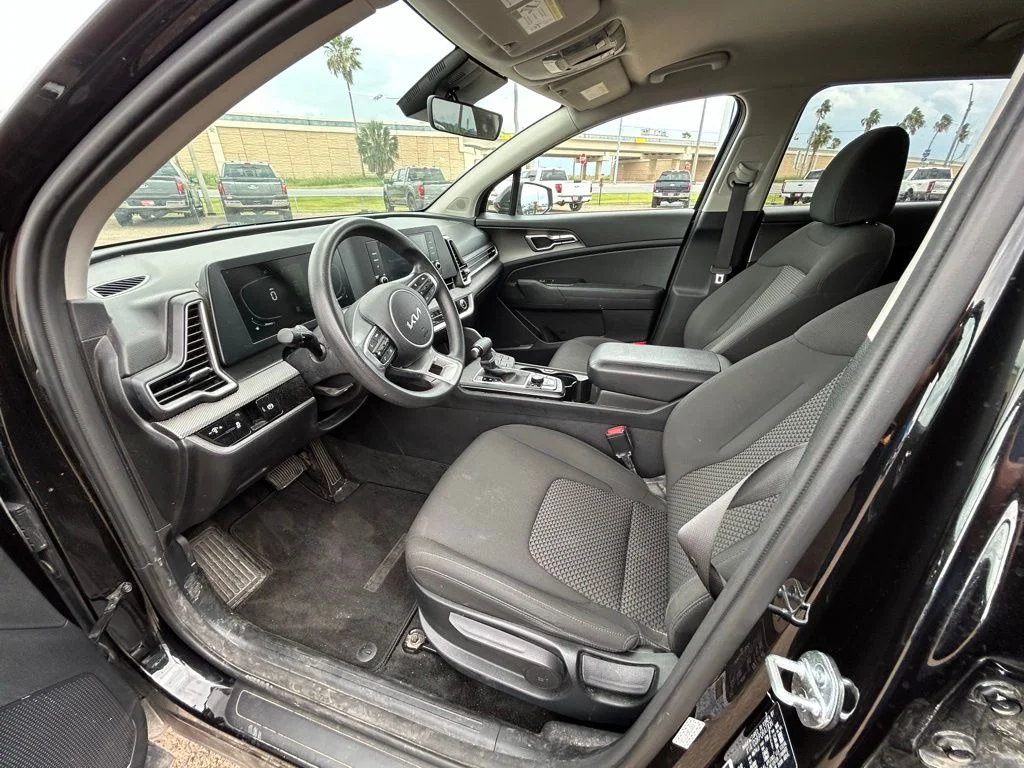 Used 2023 Black Kia LX image 11