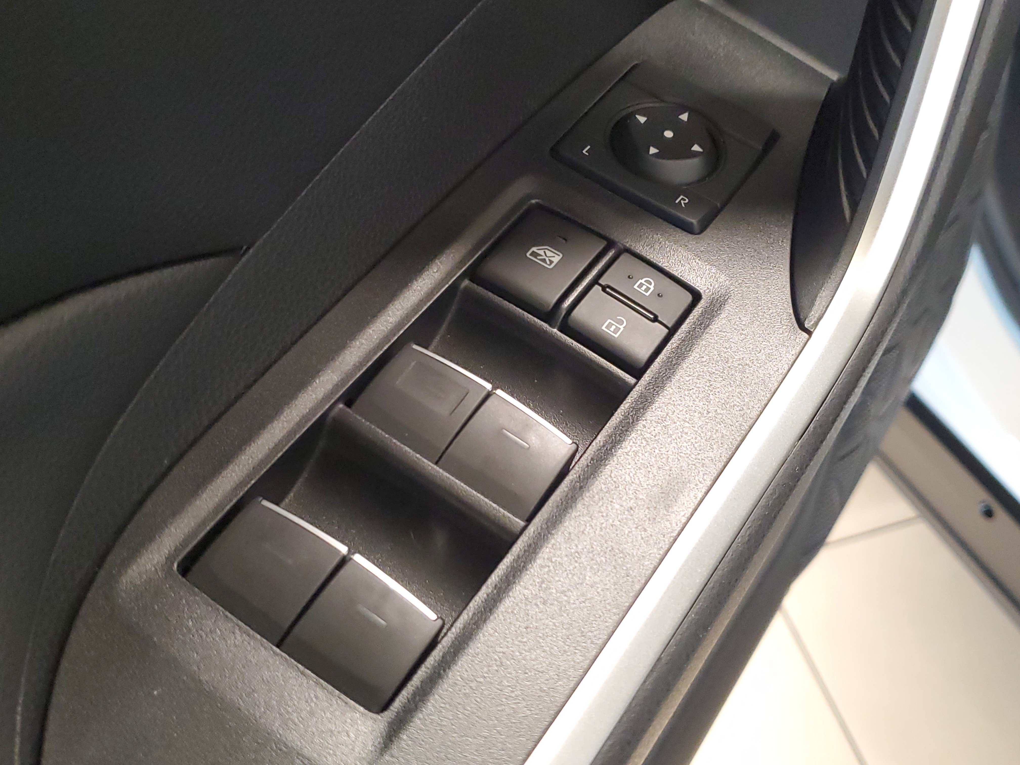 Used 2023 Ice Toyota XLE image 22