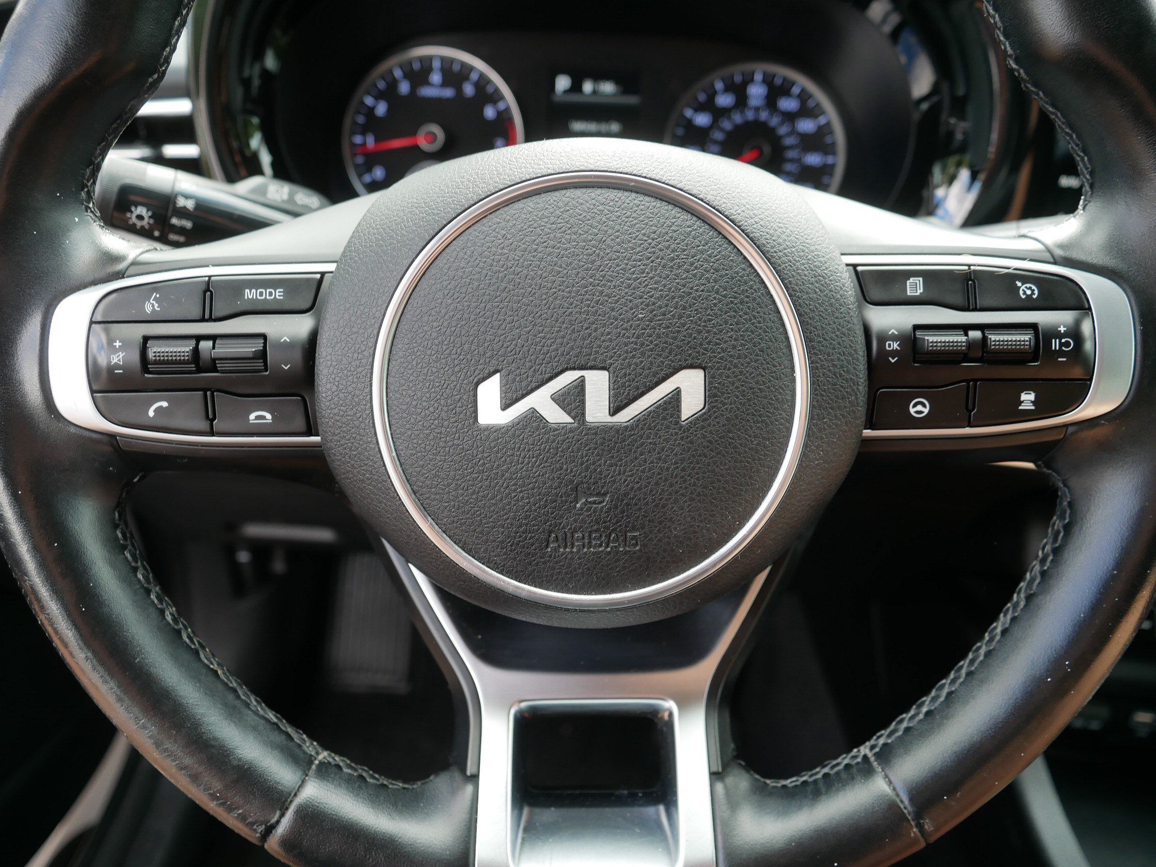 Certified Used 2022 Glacial White Pearl Kia EX image 25