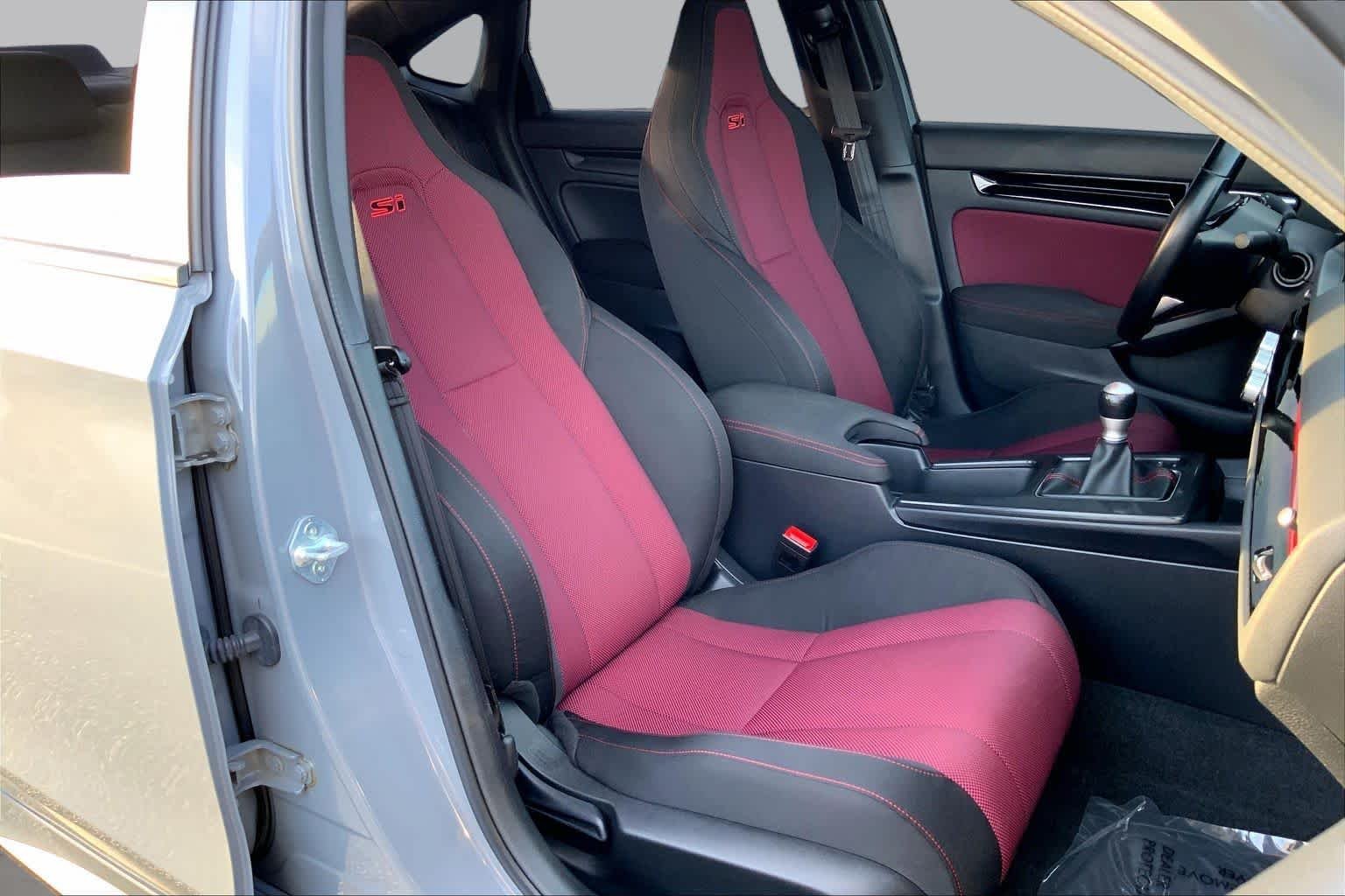 Used 2025 Urban Gray Pearl Honda  image 9