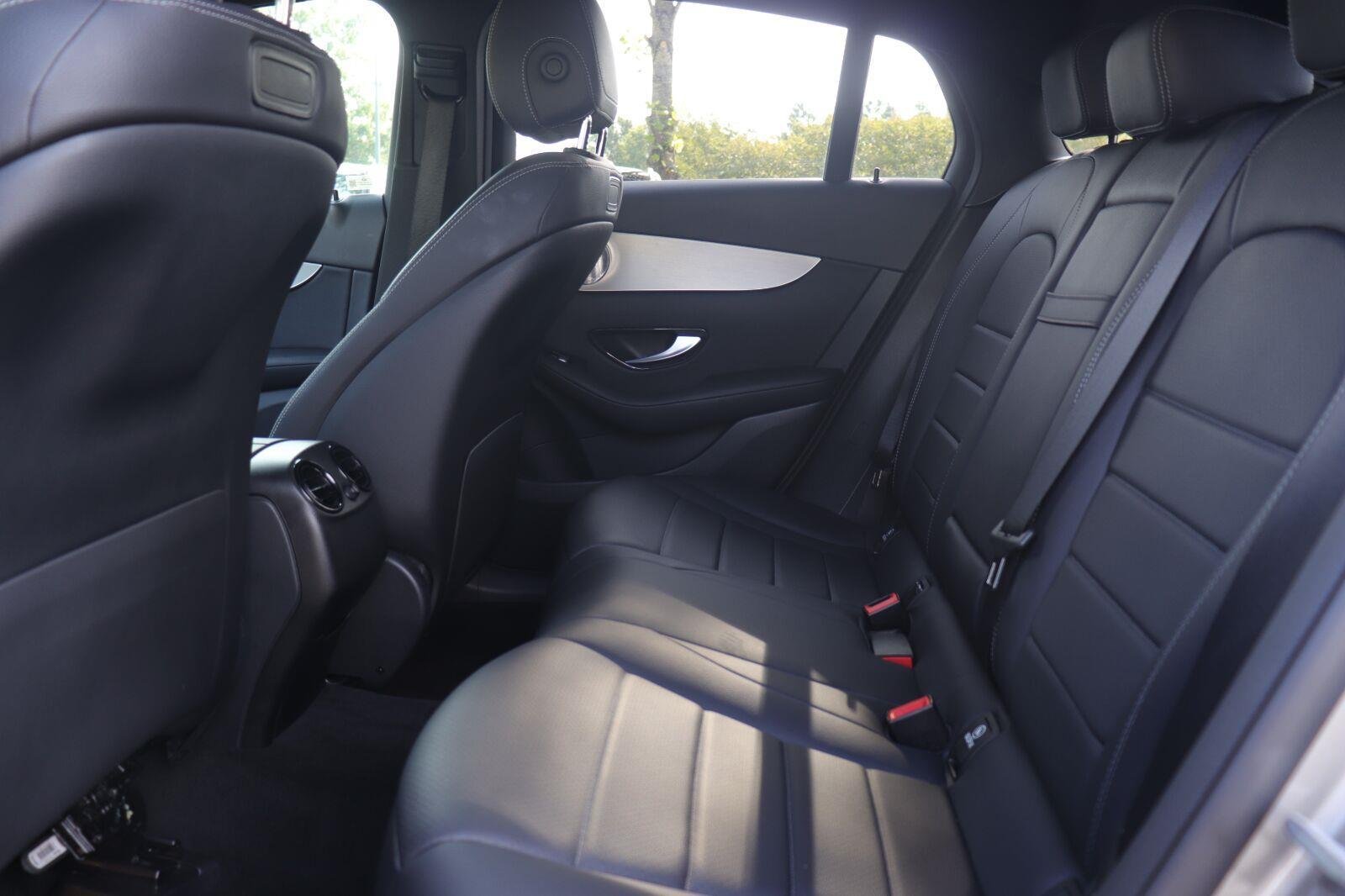 Used 2019 Mojave Silver Metallic Mercedes-Benz GLC 300 image 12
