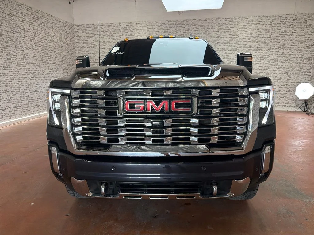 Used 2025 Titanium Rush Metallic GMC Denali image 2