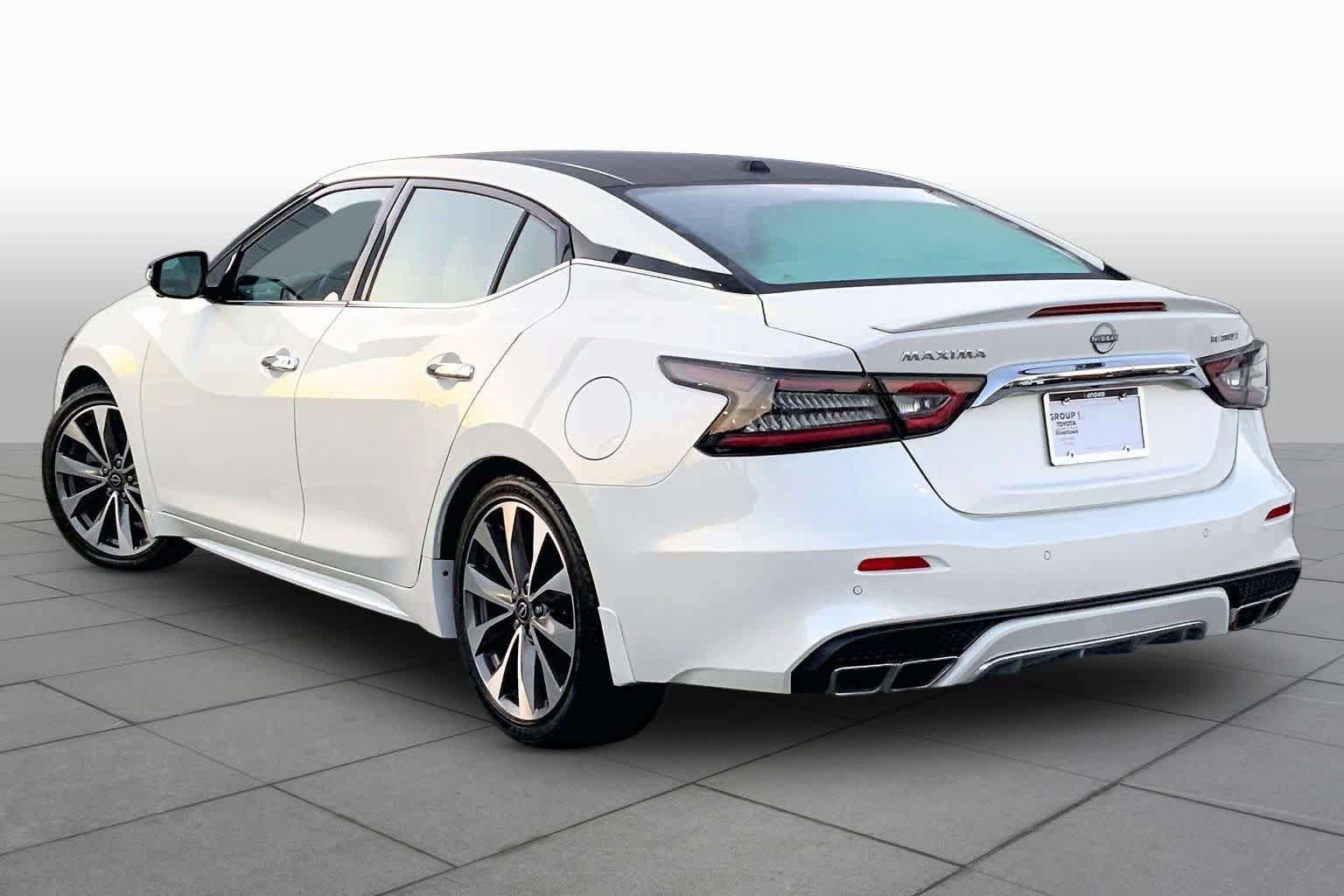 Used 2023 Pearl White Tricoat Nissan Platinum image 12