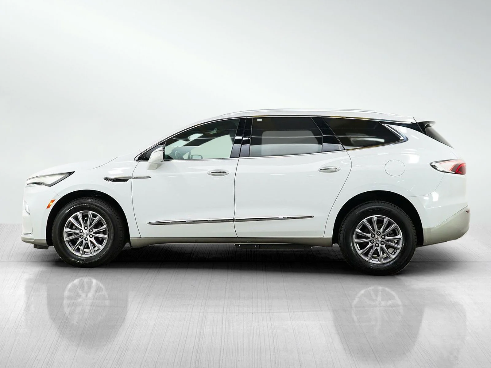 Used 2023 Buick Enclave Essence with VIN 5GAERBKW0PJ245606 for sale in Burnsville, Minnesota