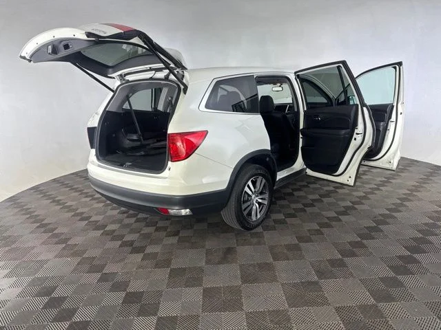 Used 2018 White Honda EX-L image 17