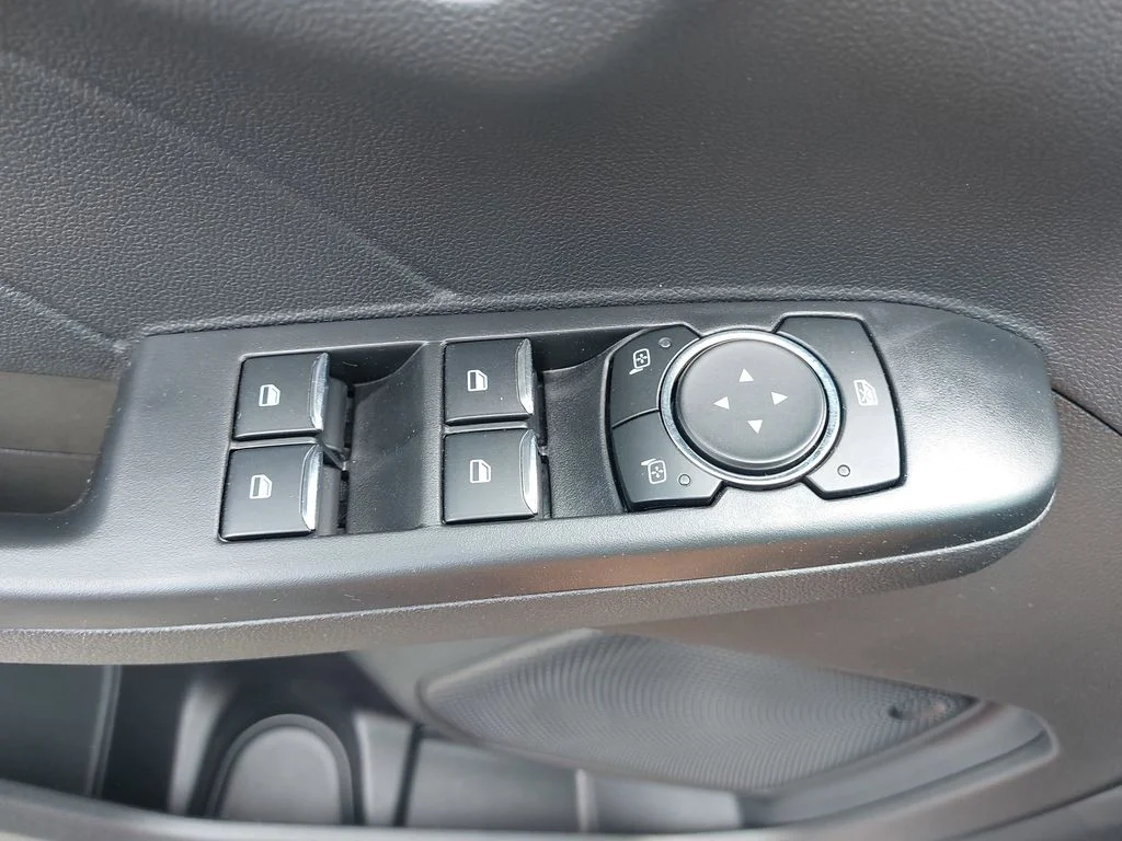 Used 2025 Gray Ford ST-Line image 28