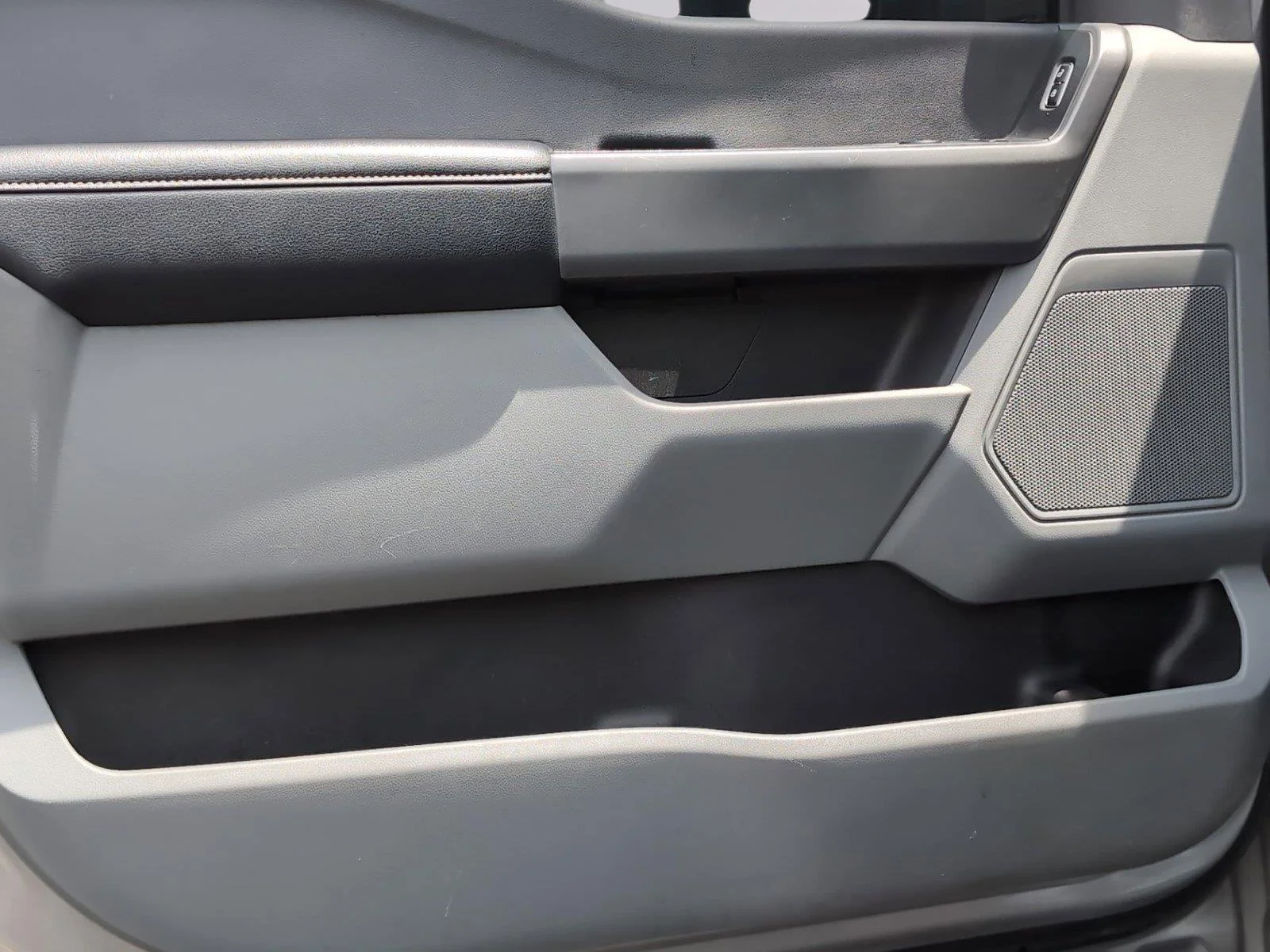 Used 2023 Iconic Silver Ford XLT image 14
