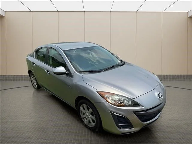 Used 2010 Silver Mazda i Touring image 9