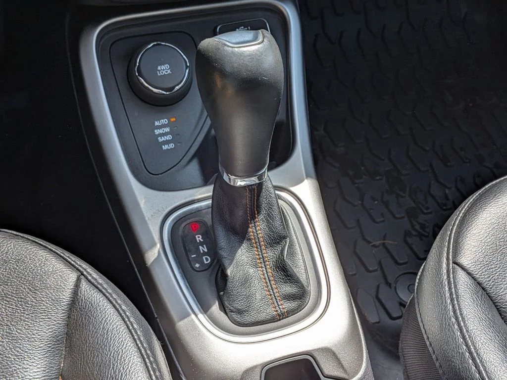 Used 2021 Blue Jeep Latitude image 16