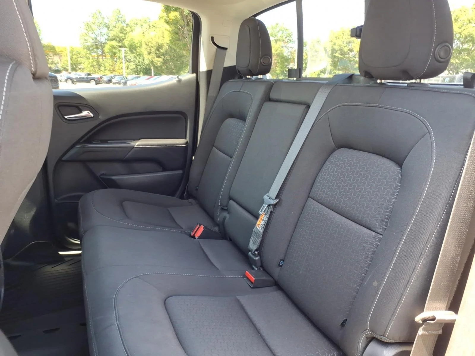Used 2019 Quicksilver Metallic GMC 4WD SLE image 21