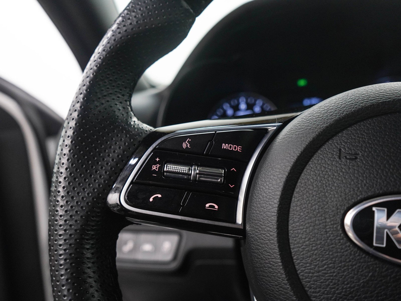 Used 2021 Snow White Pearl Kia GT-Line image 25