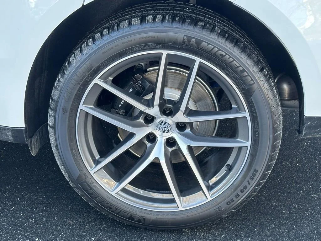 2026 Porsche Macan - Photo 8