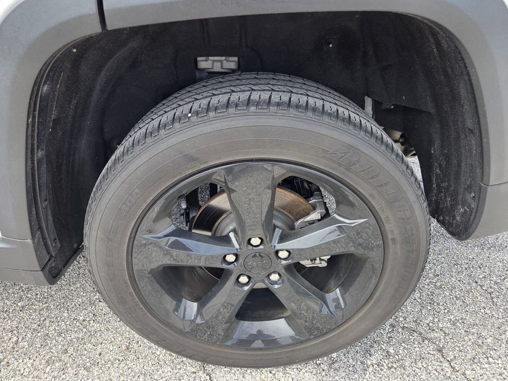 Used 2023 White Jeep Altitude X image 20