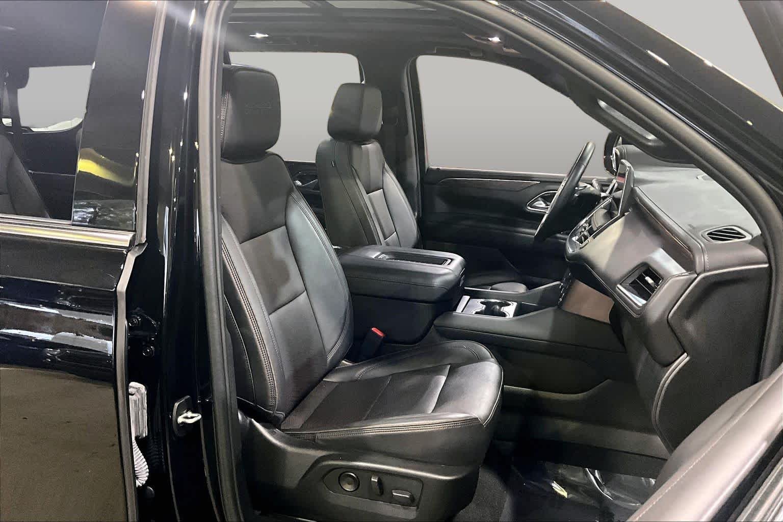 Used 2024 Black Chevrolet High Country image 17