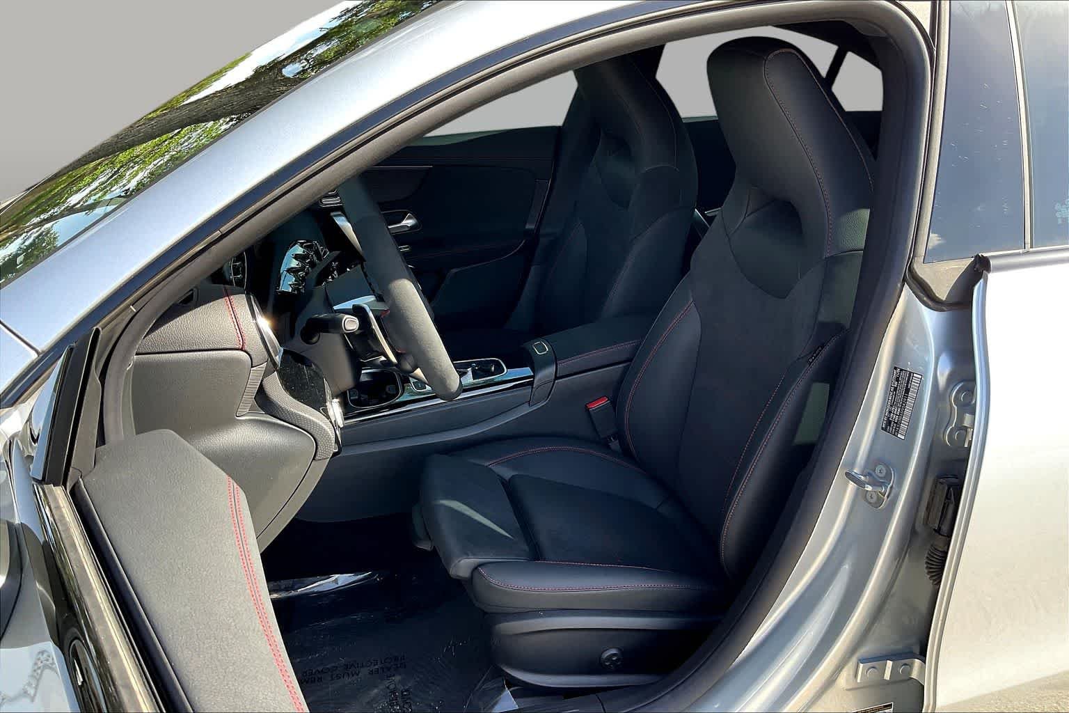 2025 Mercedes-Benz CLA AMG CLA35 - Photo 13