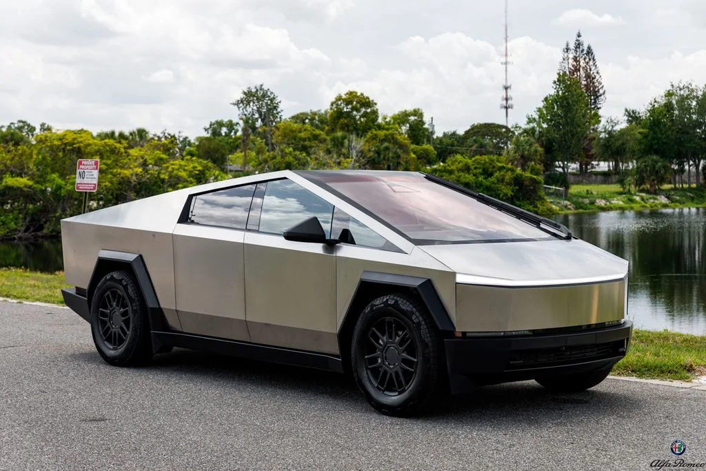 2025 Tesla Cybertruck All-Wheel Drive's photo