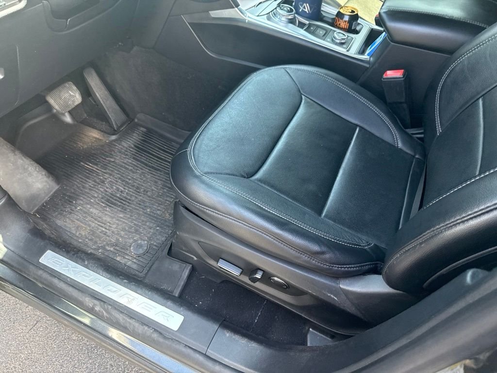 Used 2020 Gray Ford Limited image 15