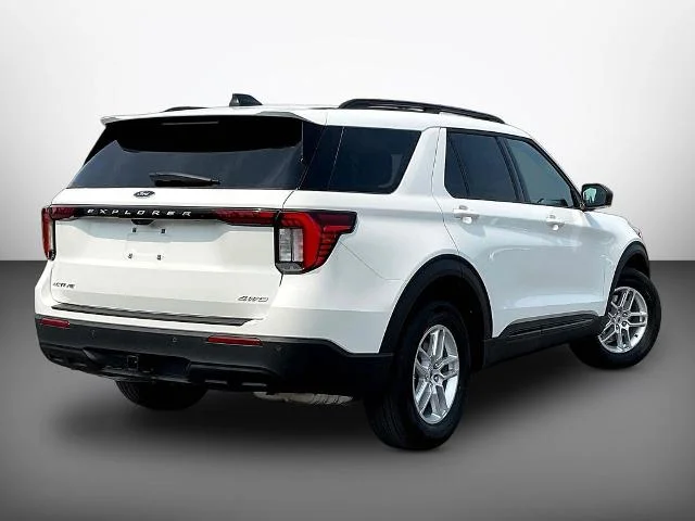 New 2026 Star White Metallic Tri-Coat Ford Active image 52