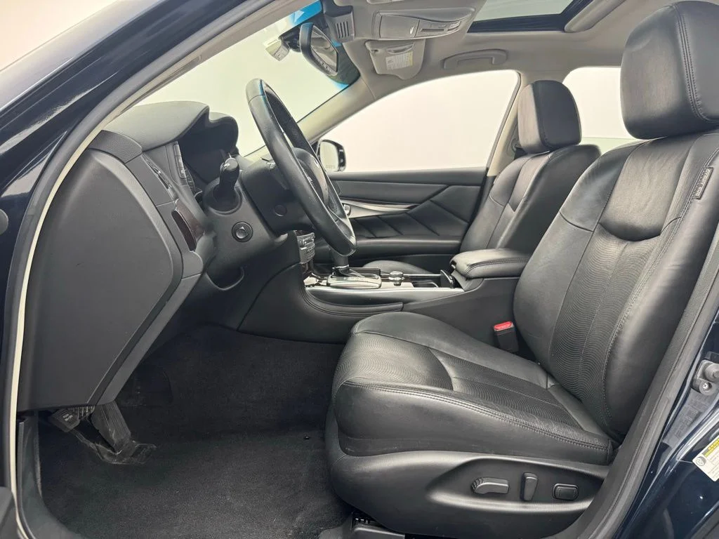 Used 2017 Hermosa Blue INFINITI 3.7X image 18