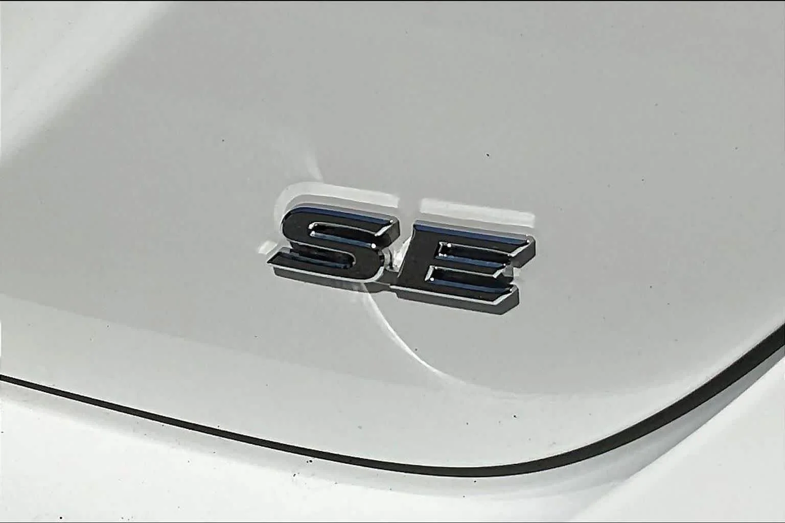 Used 2024 Ice Cap Toyota SE image 10