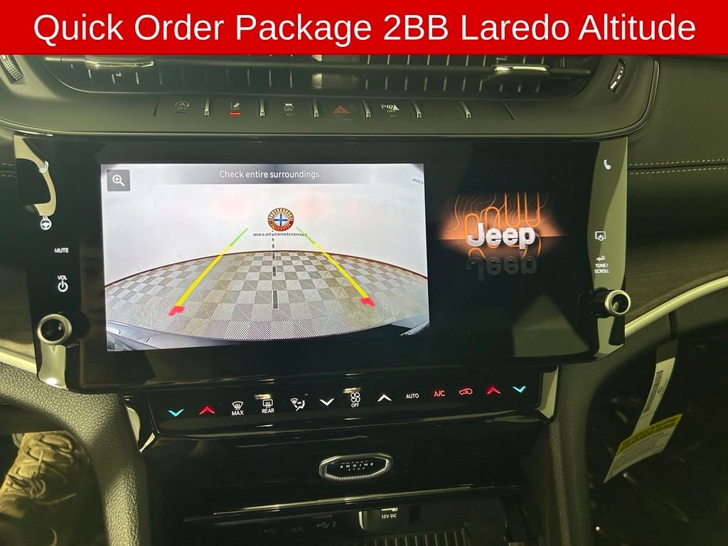 New 2026 Diamond Black Crystal Pearlcoat Jeep Altitude image 4