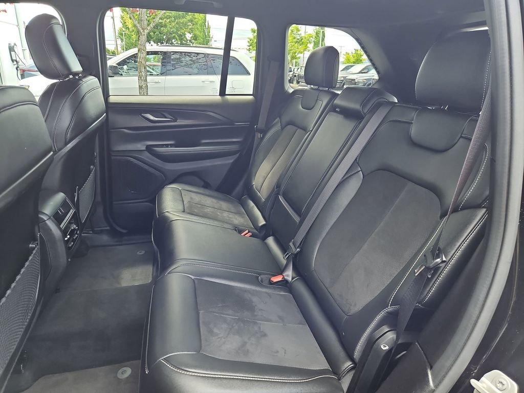 Used 2024 Black Jeep Altitude image 23