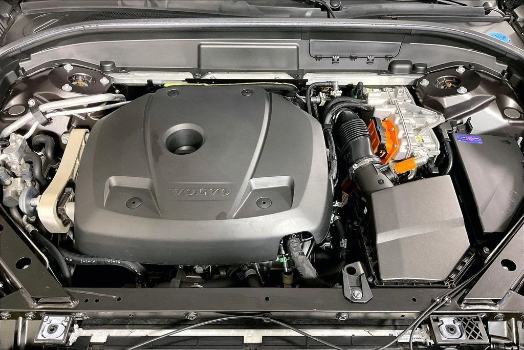 Certified Used 2023 Gray Volvo T8 Plus Bright Theme image 9