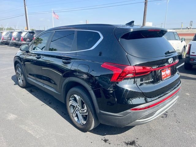 Used 2023 Black Hyundai SE image 3