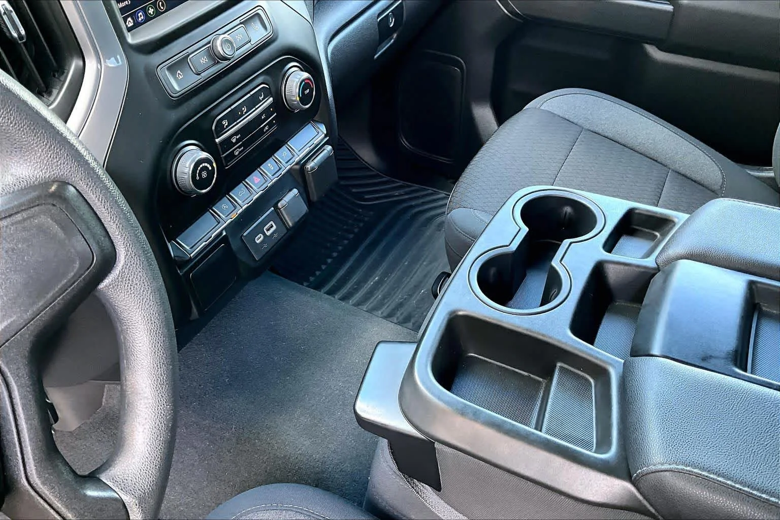 Used 2022 Northsky Blue Metallic Chevrolet Custom image 17
