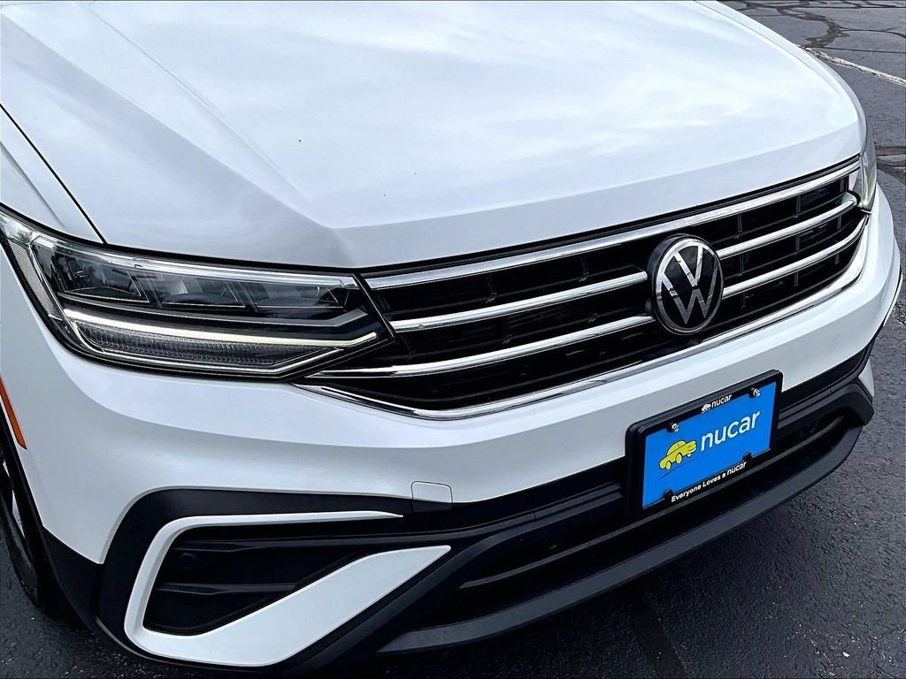 Used 2023 White Volkswagen SE image 30