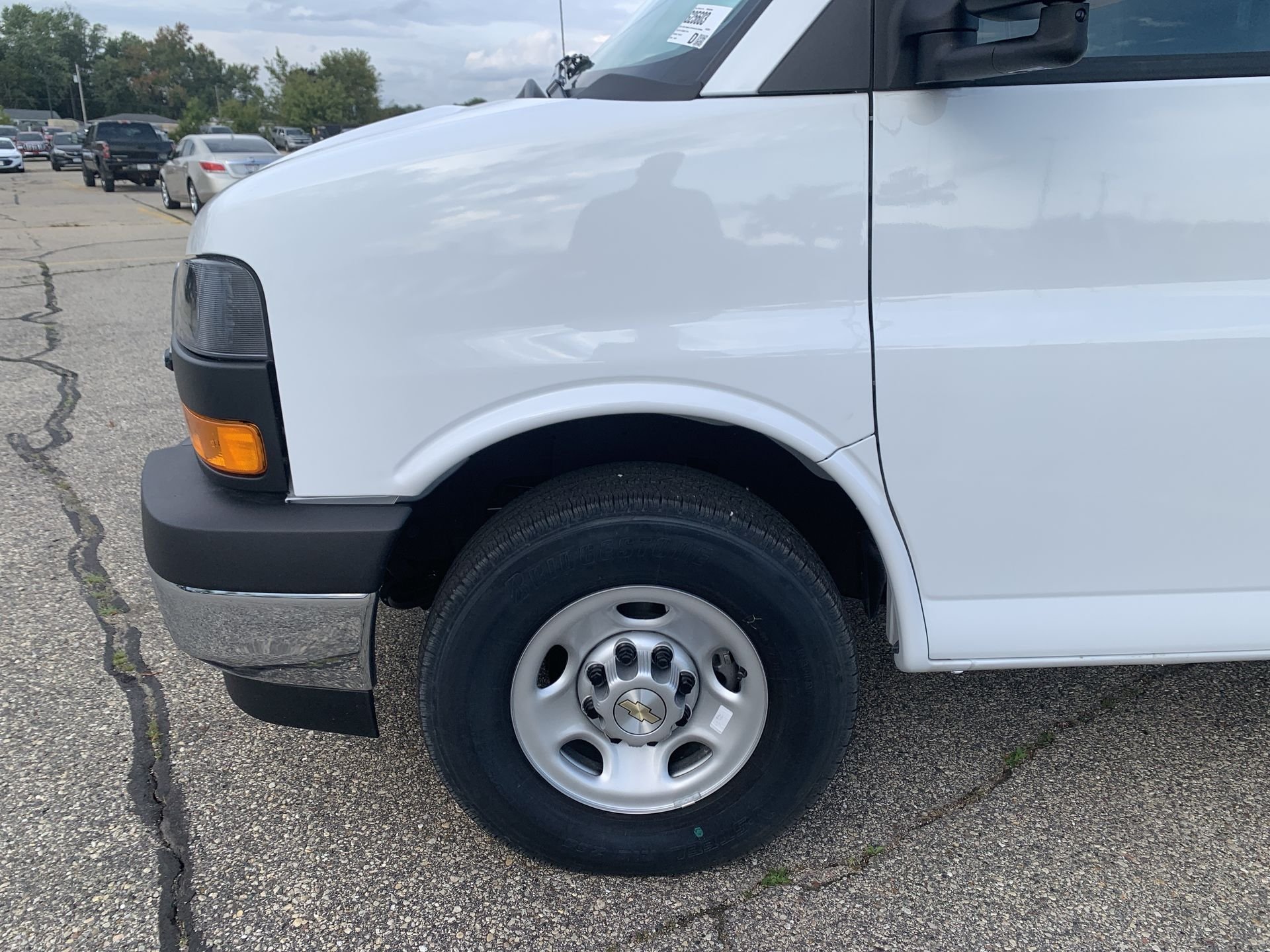 New 2025 Summit White GMC 1WT image 31
