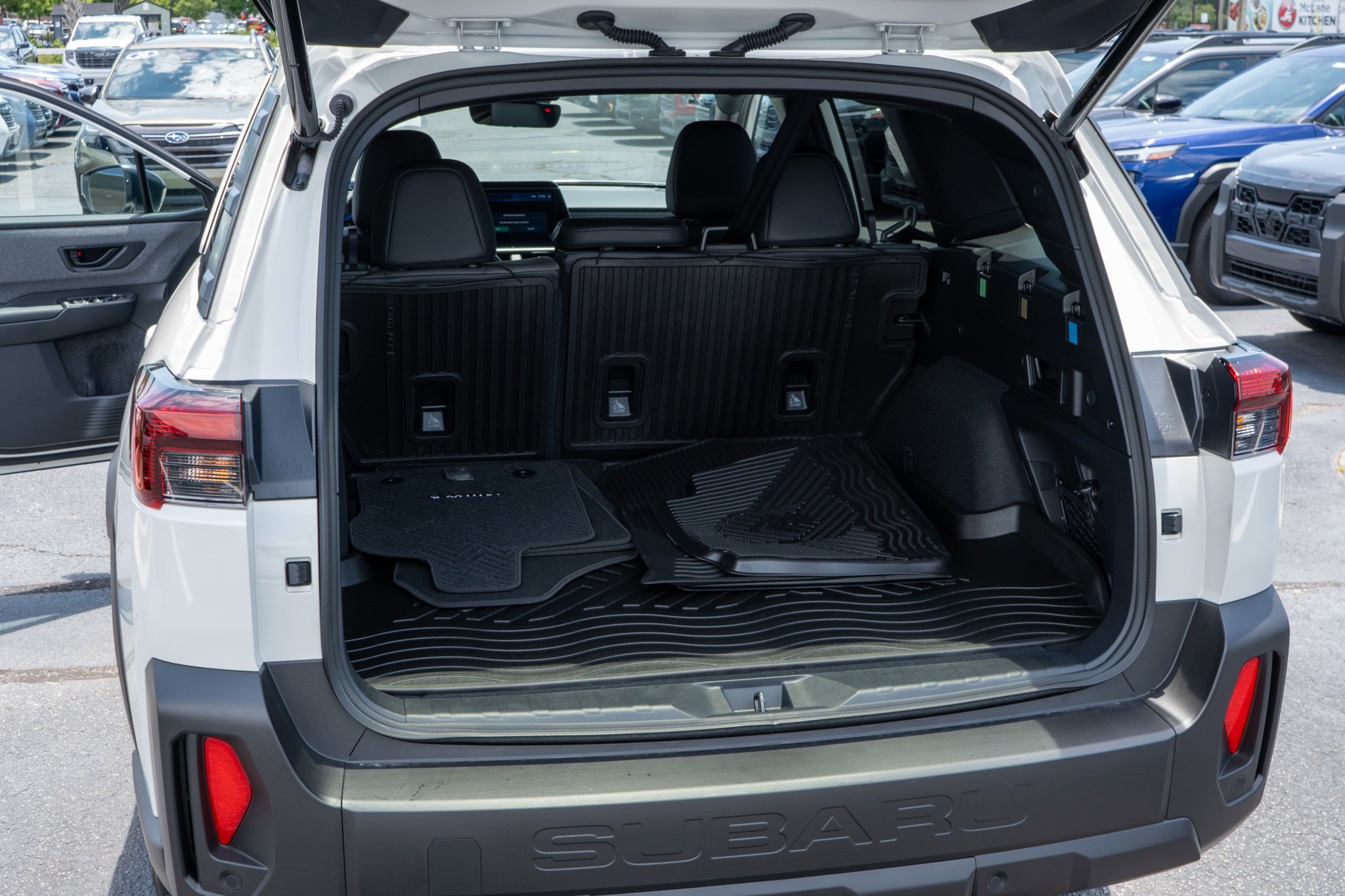 New 2026 CRYSTAL WHITE PEARL Subaru Premium image 31