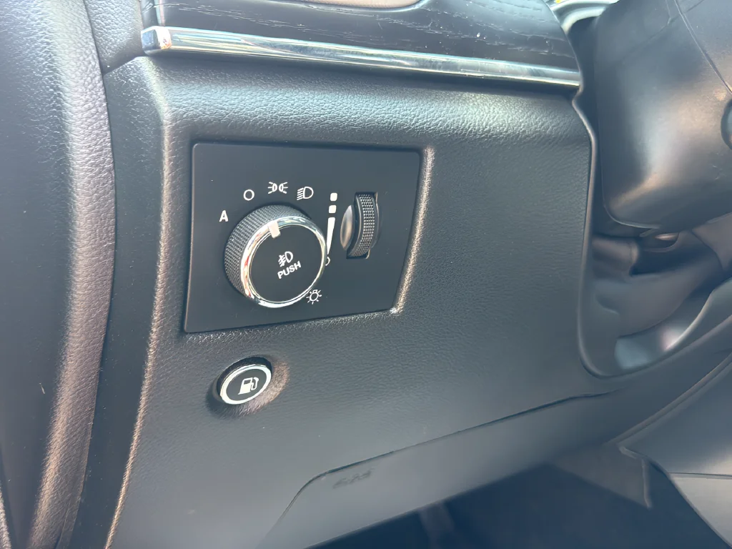 Certified Used 2021 Red Jeep Summit image 19
