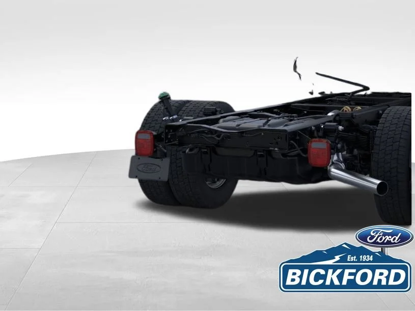 2025 Ford F-550 Super Duty Chassis Cab XL - Photo 21