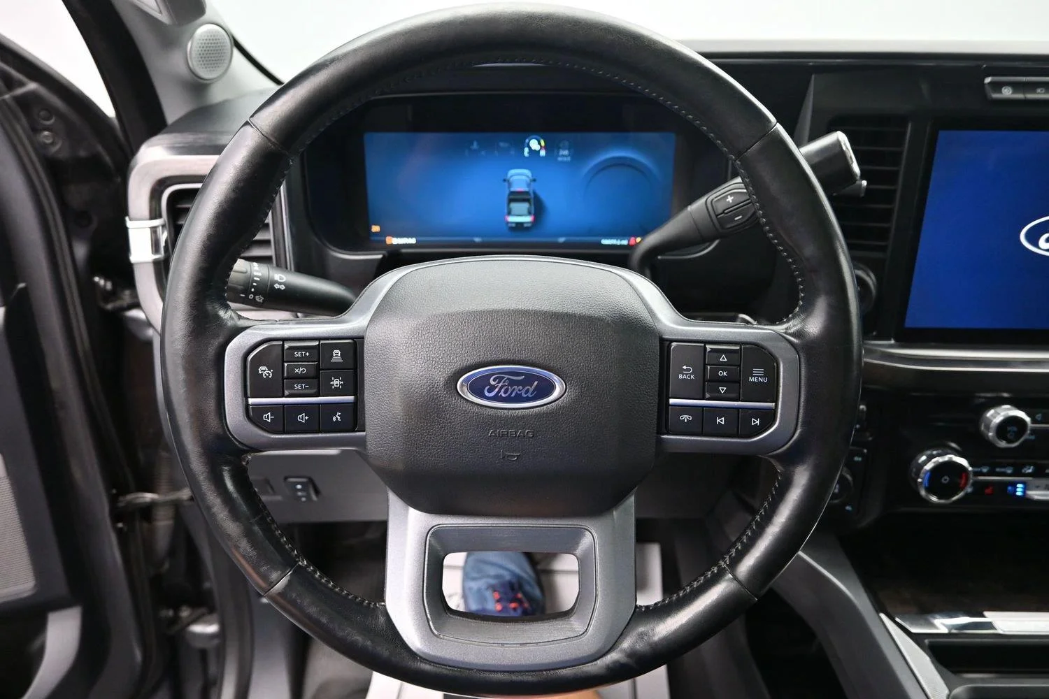 Used 2024 Carbonized Gray Ford LARIAT image 26