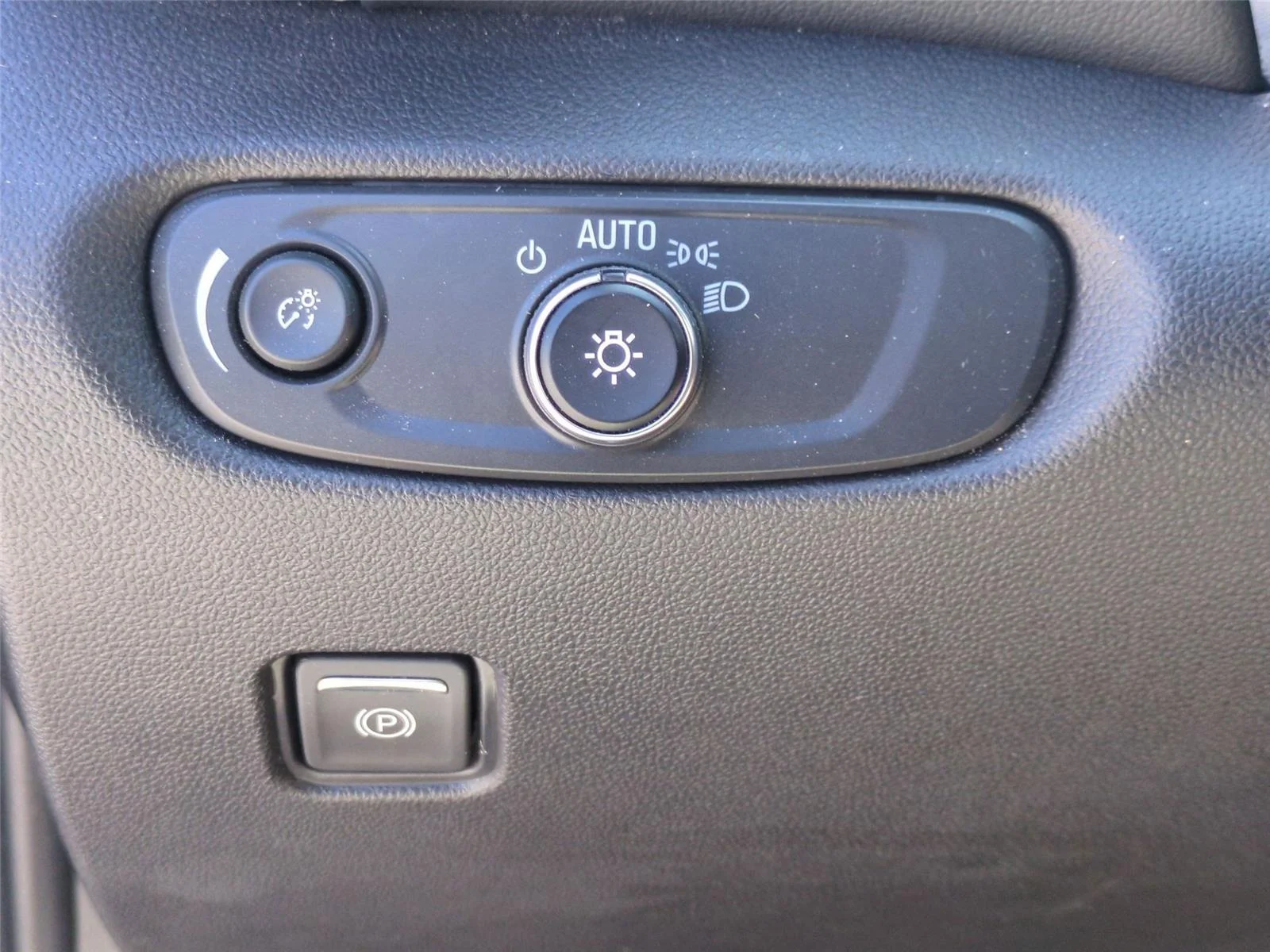Used 2025 Black Chevrolet LT image 23