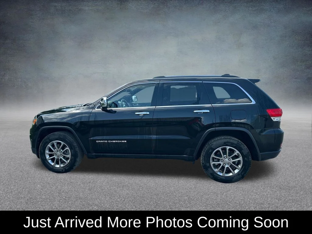 Used 2014 Brilliant Black Crystal Pearlcoat Jeep Limited image 3