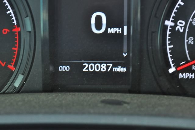 Used 2024  Toyota SR5 image 28