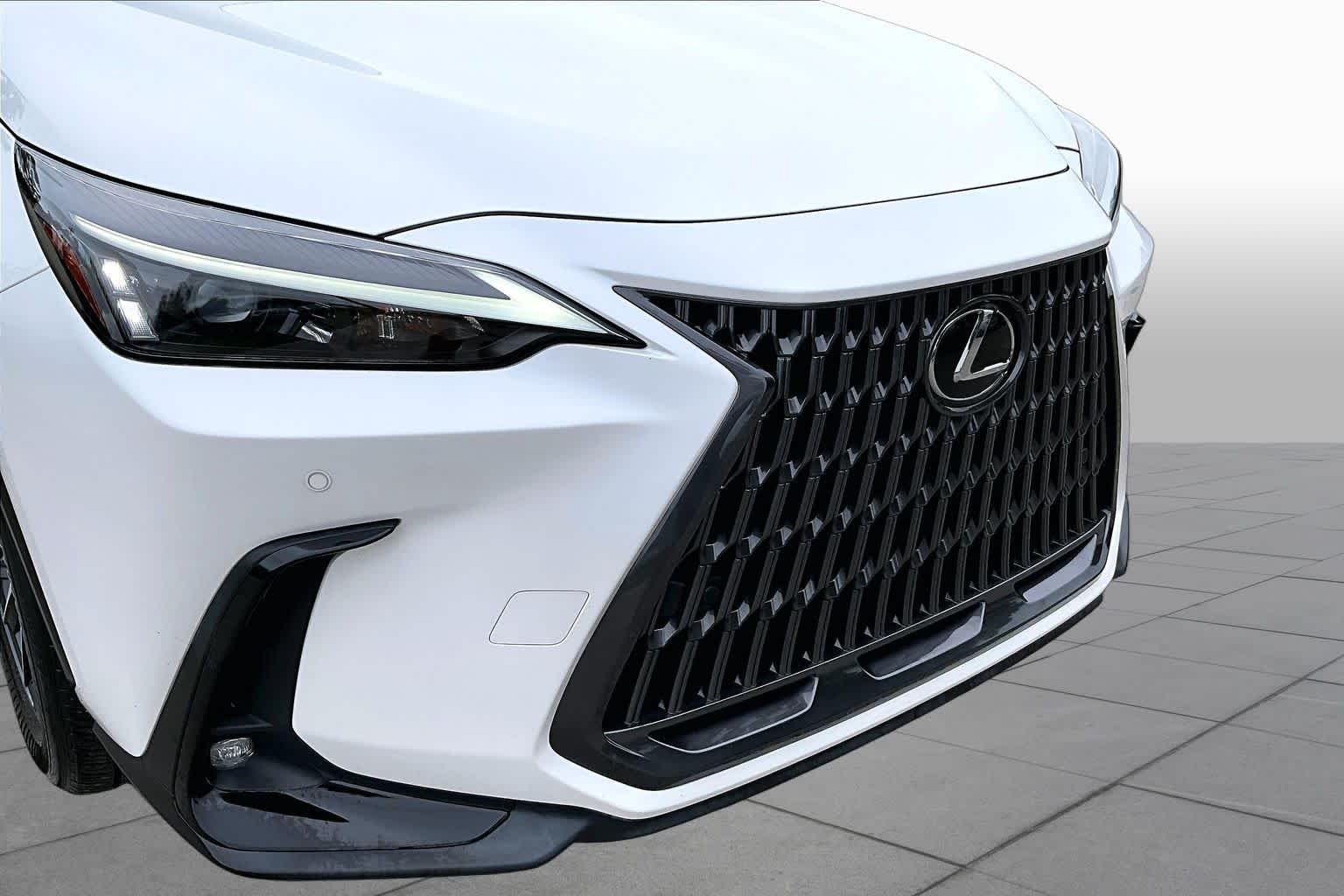 Used 2024 Eminent White Pearl Lexus Premium image 30