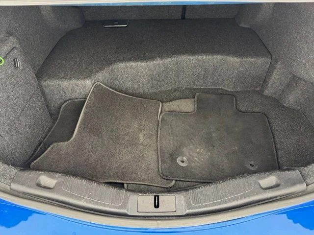 Used 2019 Blue Ford SE image 26