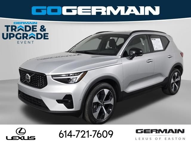 2025 Volvo XC40