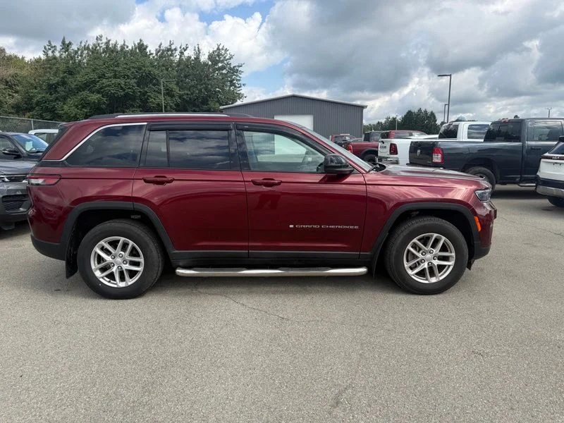 Used 2023 Red Jeep Laredo X image 13