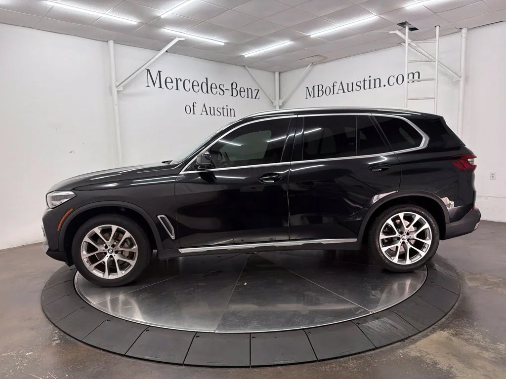 Used 2021 Black BMW sDrive40i image 3