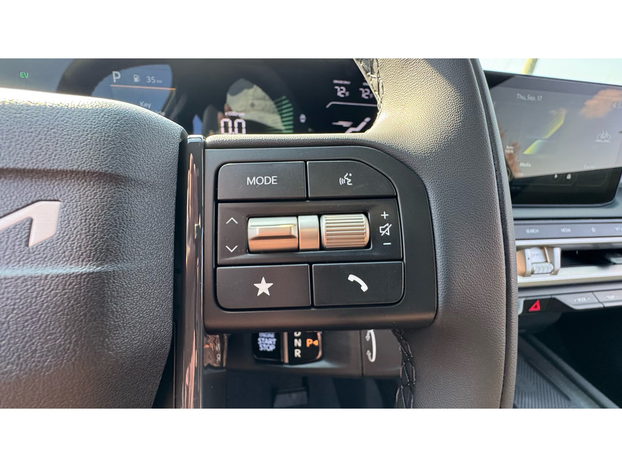 New 2027 Glacial White Pearl Kia EX image 12