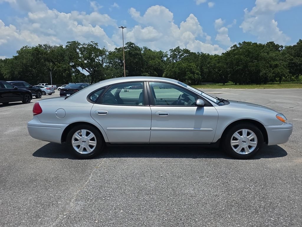 Used 2007 Silver Frost Clearcoat Metallic Ford SEL image 9