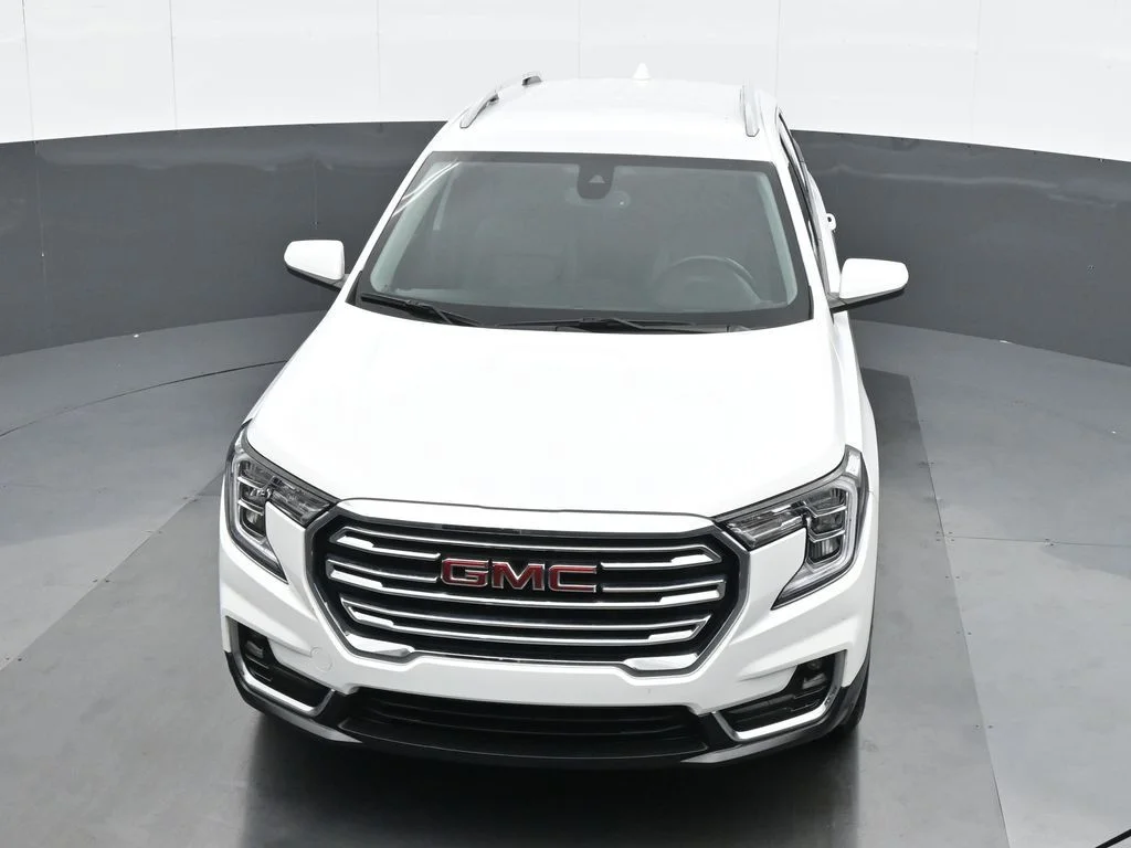 Used 2024 White GMC SLT image 17